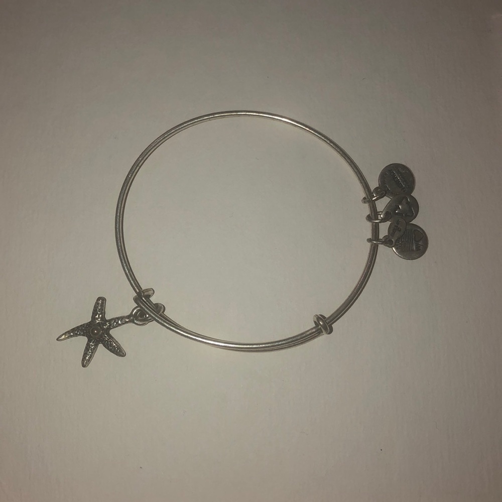 Alex & Ani starfish wire bangle